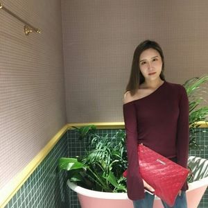 Meet your Posher, Joy